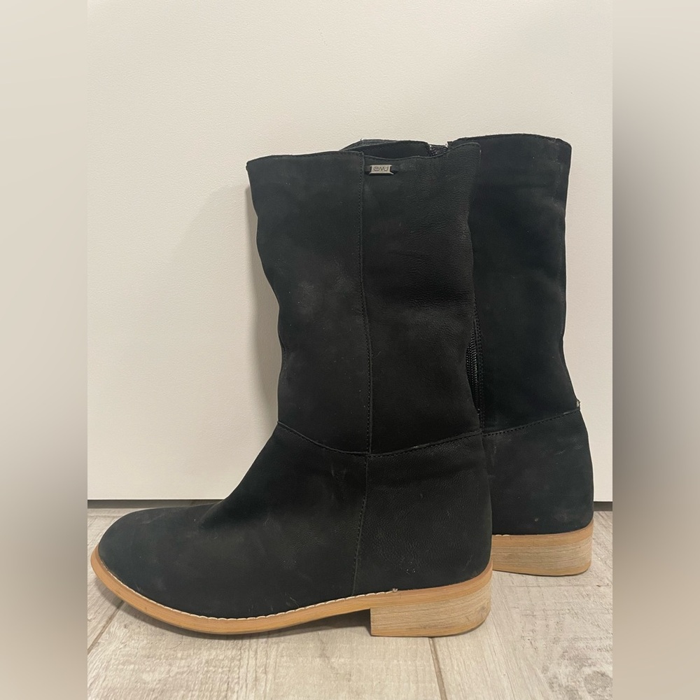 Emu Women’s Black Suede Zipper-Up Mid-Calf Boots Sheepskin Size 8